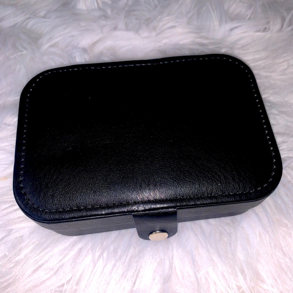 Black Travel Jewelry Holder